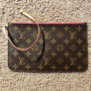 Louis Vuitton Neverfull clutch/wristlet